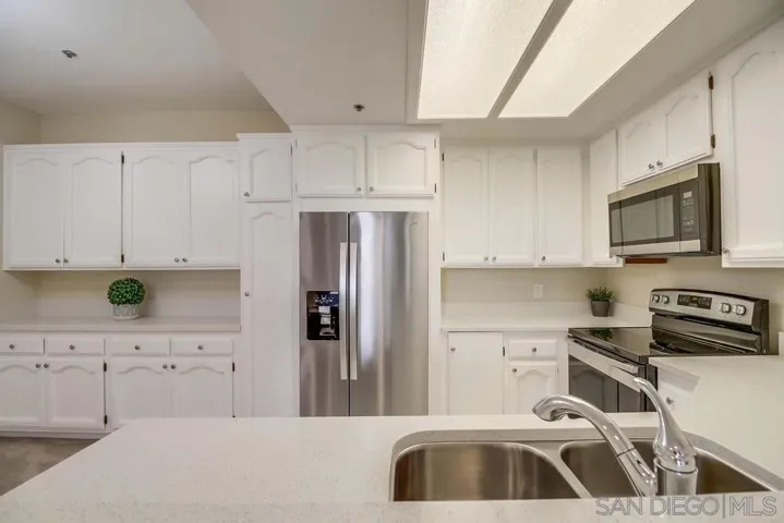 5845 Friars Rd. #1207, San Diego, California 92110