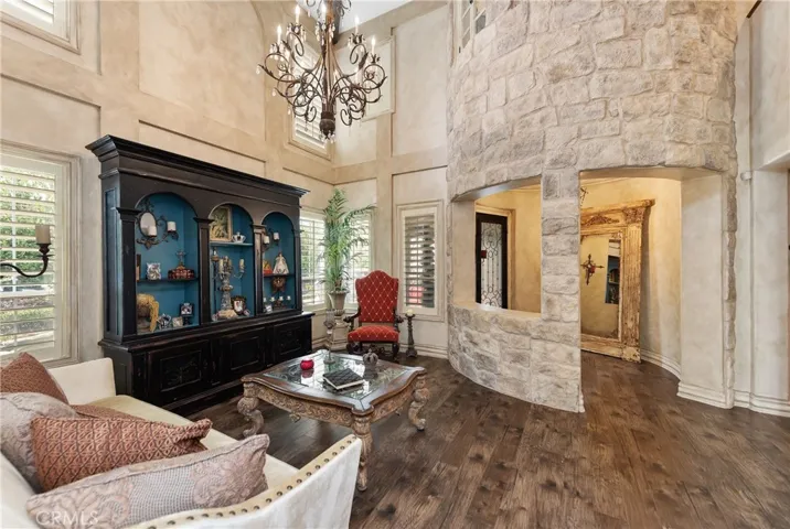 428 Woodland Road, Simi Valley, California 93065