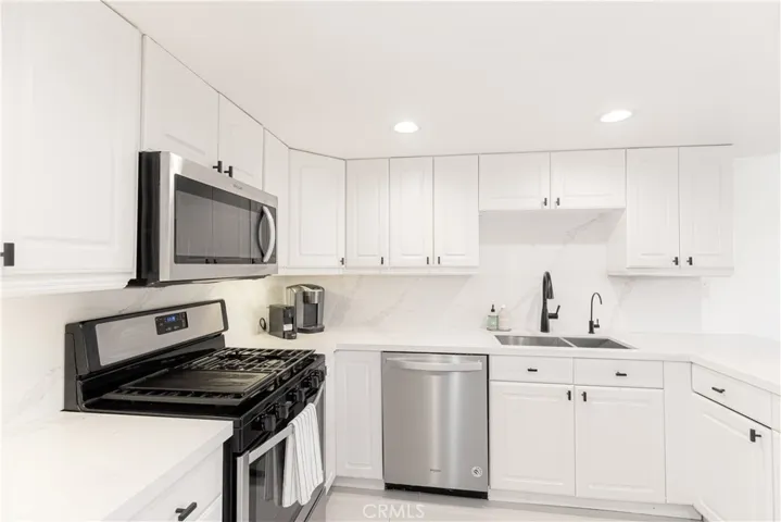 11744 Moorpark Street R, Studio City, California 91604