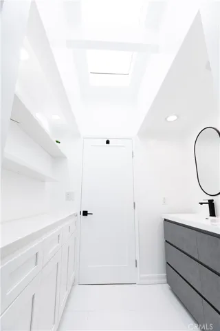 11744 Moorpark Street R, Studio City, California 91604