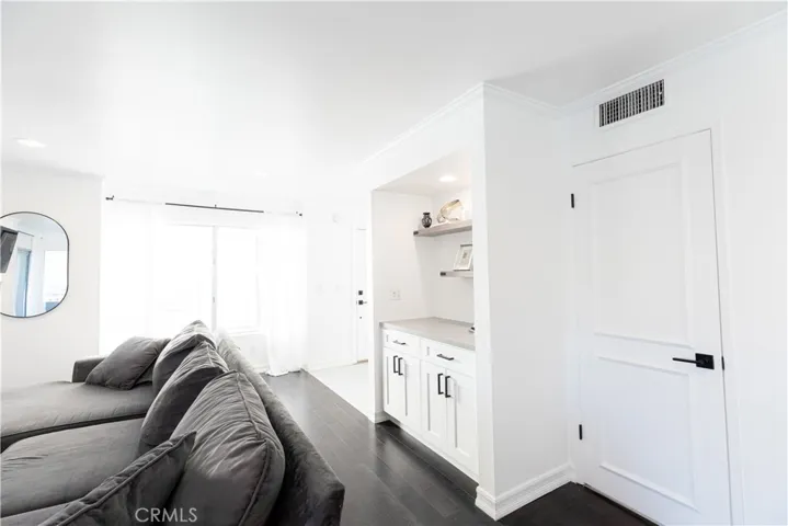 11744 Moorpark Street R, Studio City, California 91604
