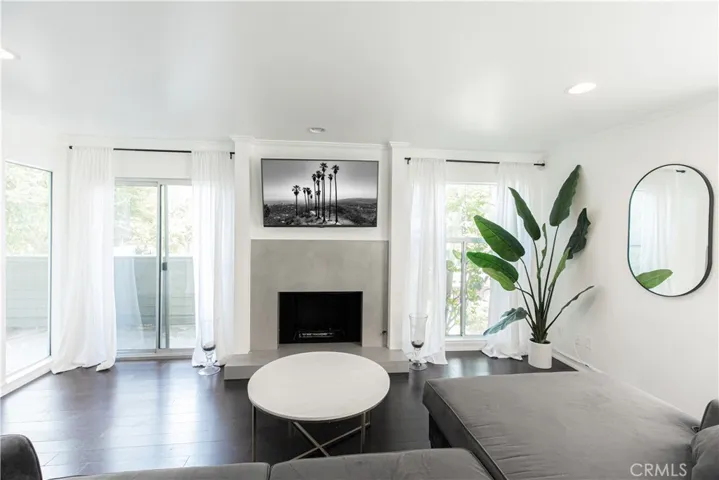 11744 Moorpark Street R, Studio City, California 91604