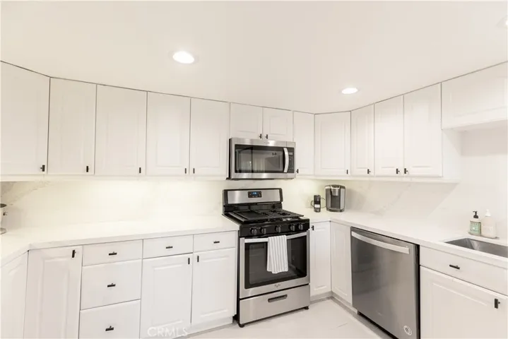 11744 Moorpark Street R, Studio City, California 91604