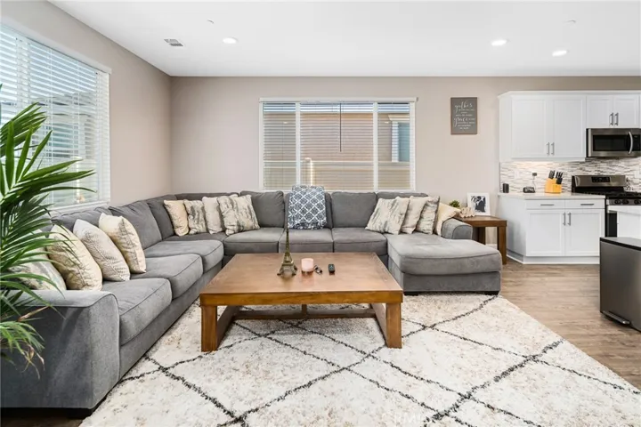1731 E Avenue H5, Lancaster, California 93535
