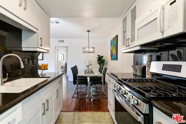 5055 Coldwater Canyon Avenue 102, Sherman Oaks, California 91423