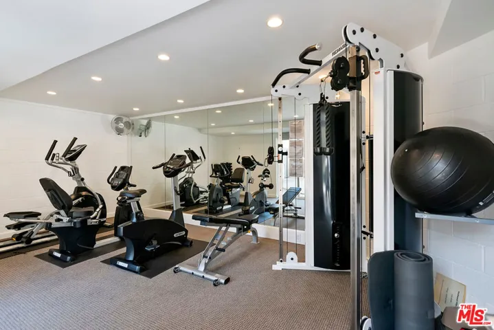 5055 Coldwater Canyon Avenue 102, Sherman Oaks, California 91423