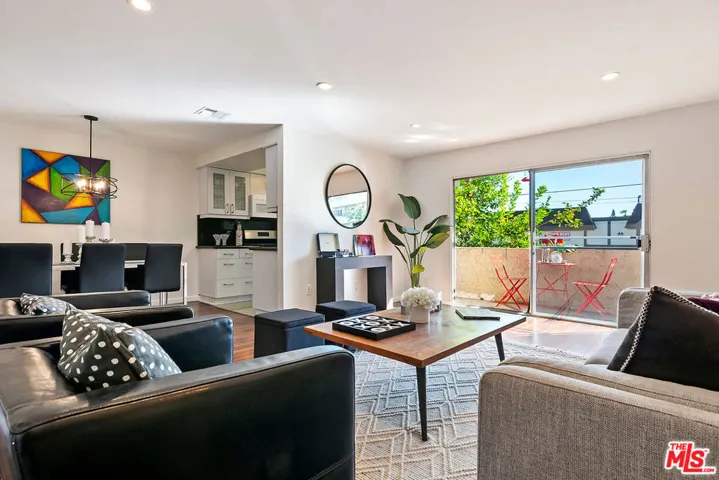 5055 Coldwater Canyon Avenue 102, Sherman Oaks, California 91423