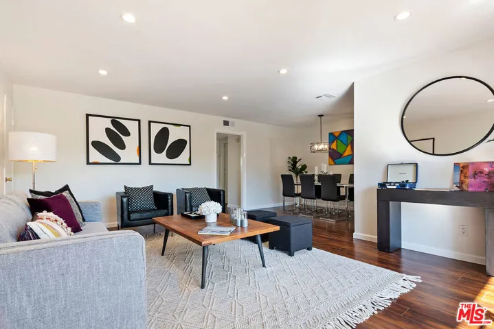 5055 Coldwater Canyon Avenue 102, Sherman Oaks, California 91423