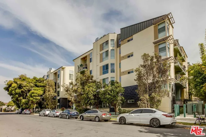 600 S Ridgeley Drive 301, Los Angeles, California 90036
