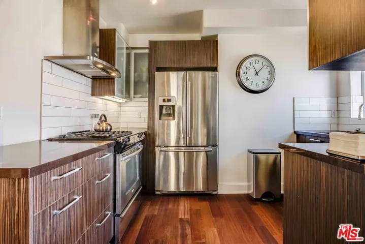 600 S Ridgeley Drive 301, Los Angeles, California 90036