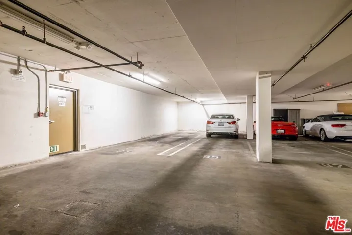 600 S Ridgeley Drive 301, Los Angeles, California 90036