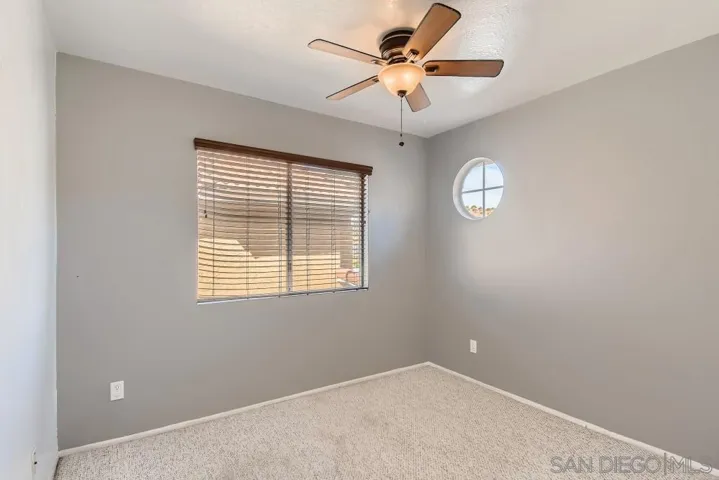 12137 Via Hacienda, El Cajon, California 92019