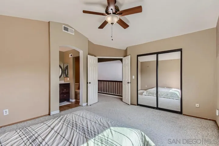 12137 Via Hacienda, El Cajon, California 92019