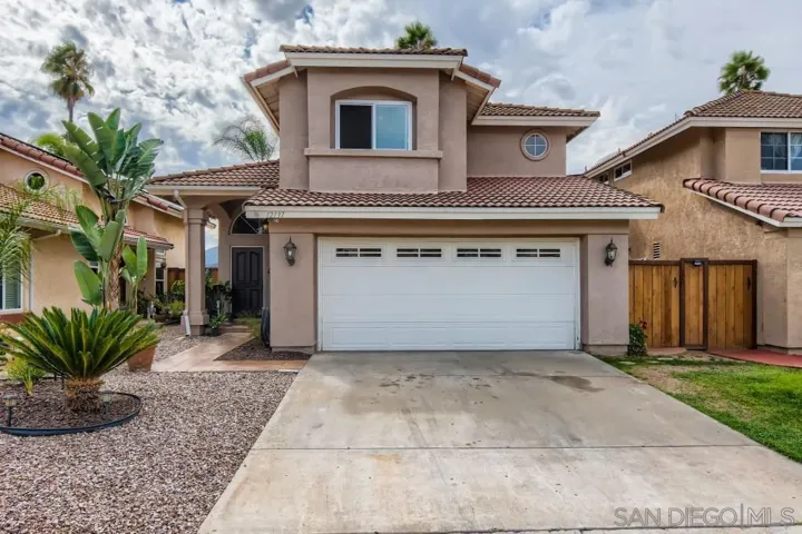 12137 Via Hacienda, El Cajon, California 92019