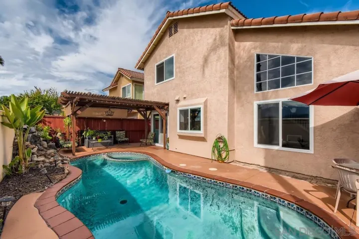 12137 Via Hacienda, El Cajon, California 92019