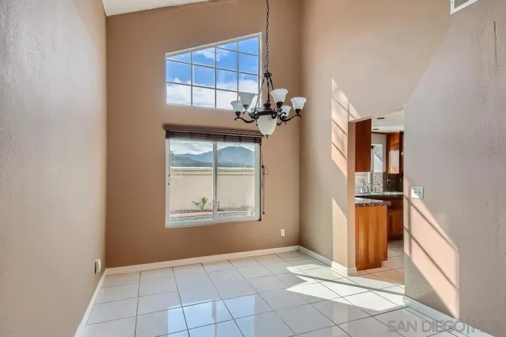 12137 Via Hacienda, El Cajon, California 92019