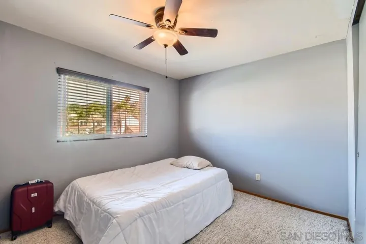 12137 Via Hacienda, El Cajon, California 92019