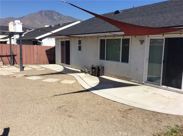 7790 Village Lakes Road, Highland, California 92346