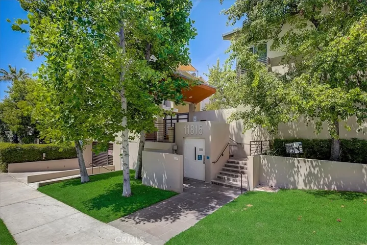 11815 Laurelwood Drive 5, Studio City, California 91604