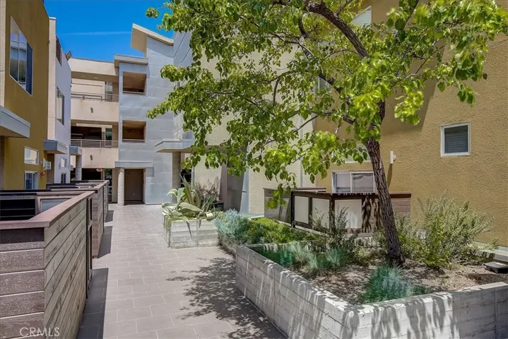 11815 Laurelwood Drive 5, Studio City, California 91604