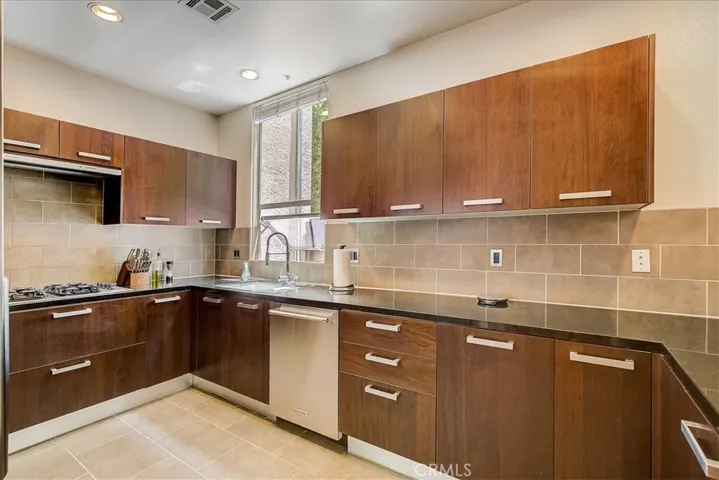 11815 Laurelwood Drive 5, Studio City, California 91604