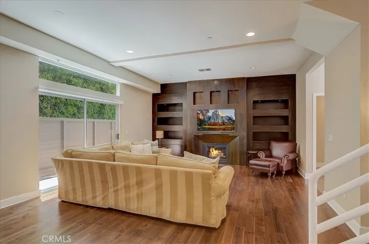 11815 Laurelwood Drive 5, Studio City, California 91604