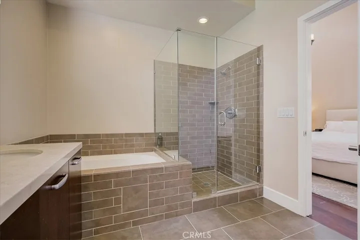 11815 Laurelwood Drive 5, Studio City, California 91604