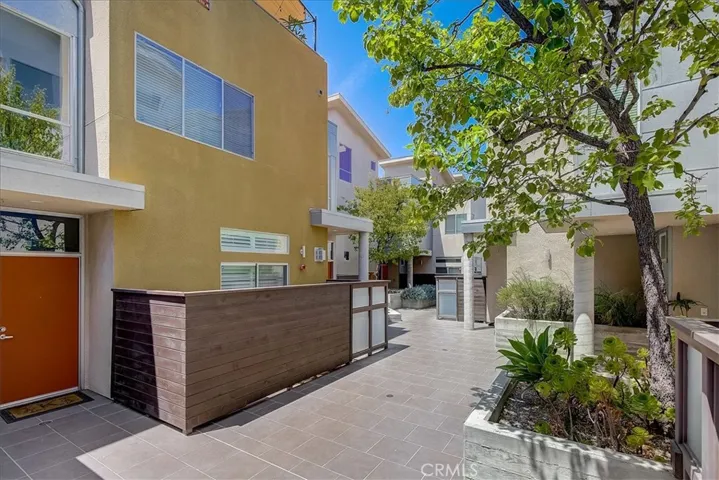 11815 Laurelwood Drive 5, Studio City, California 91604