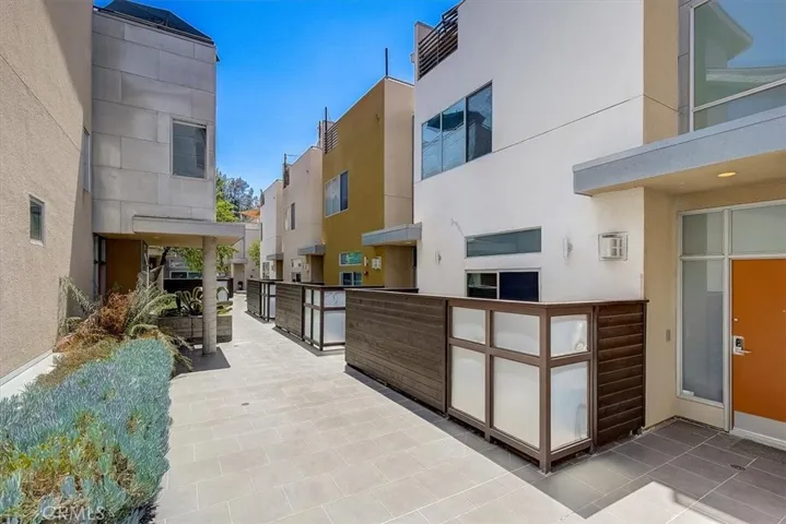 11815 Laurelwood Drive 5, Studio City, California 91604
