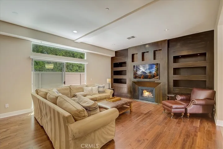 11815 Laurelwood Drive 5, Studio City, California 91604