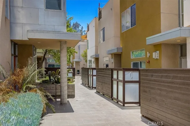 11815 Laurelwood Drive 5, Studio City, California 91604