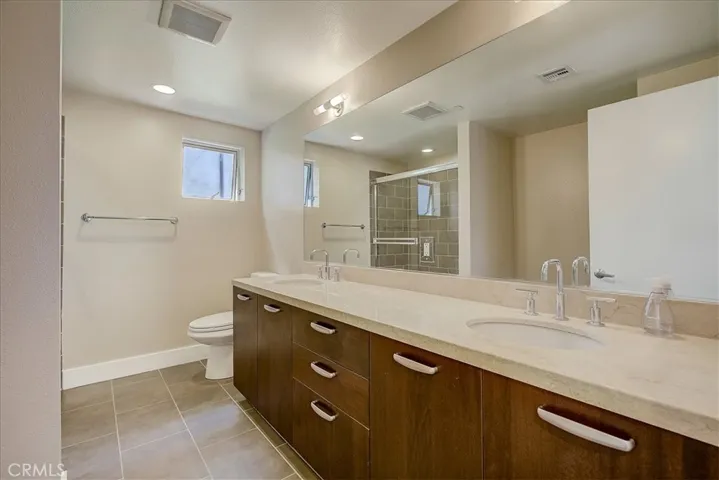 11815 Laurelwood Drive 5, Studio City, California 91604