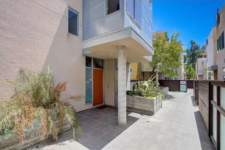 11815 Laurelwood Drive 5, Studio City, California 91604