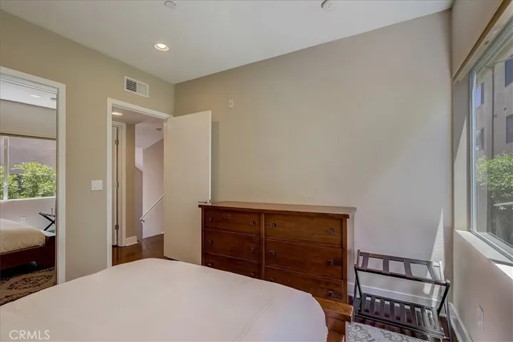 11815 Laurelwood Drive 5, Studio City, California 91604