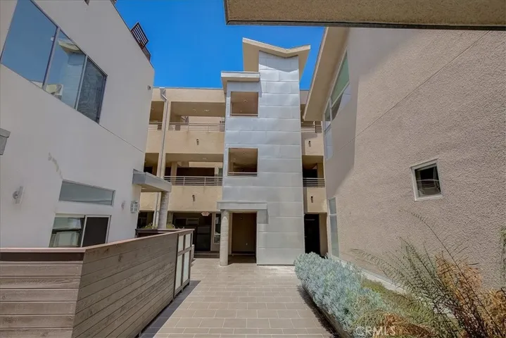 11815 Laurelwood Drive 5, Studio City, California 91604
