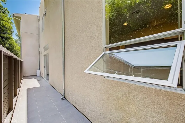 11815 Laurelwood Drive 5, Studio City, California 91604