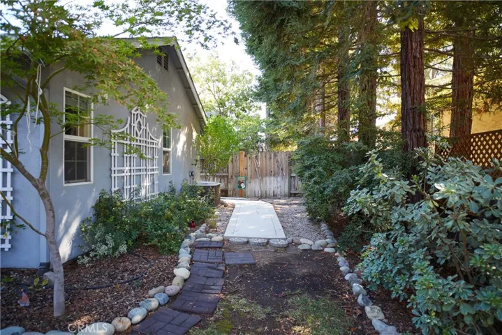 26 Lower Lake Court, Chico, California 95928