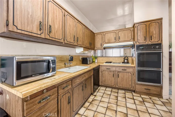 9442 Pacific Avenue, Anaheim, California 92804