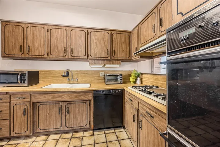 9442 Pacific Avenue, Anaheim, California 92804