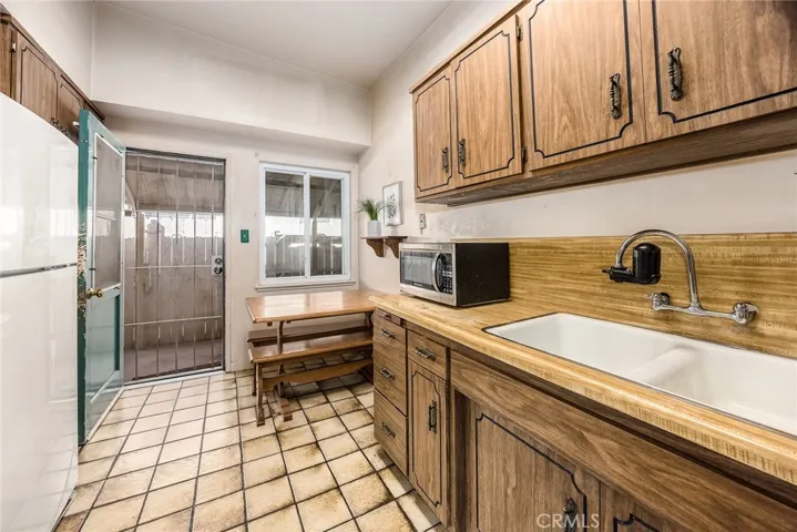 9442 Pacific Avenue, Anaheim, California 92804