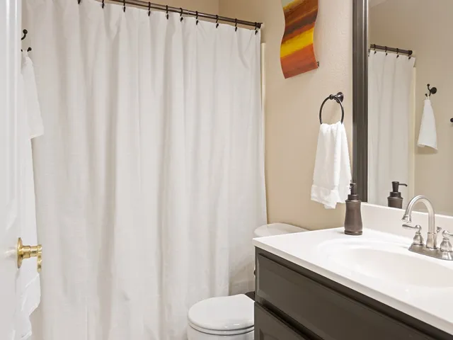 Guest full size restroom