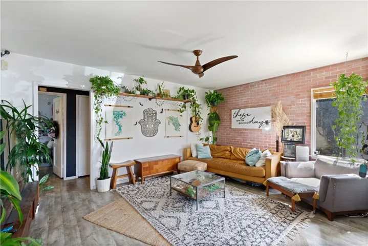 15424 S Budlong Avenue, Gardena, California 90247