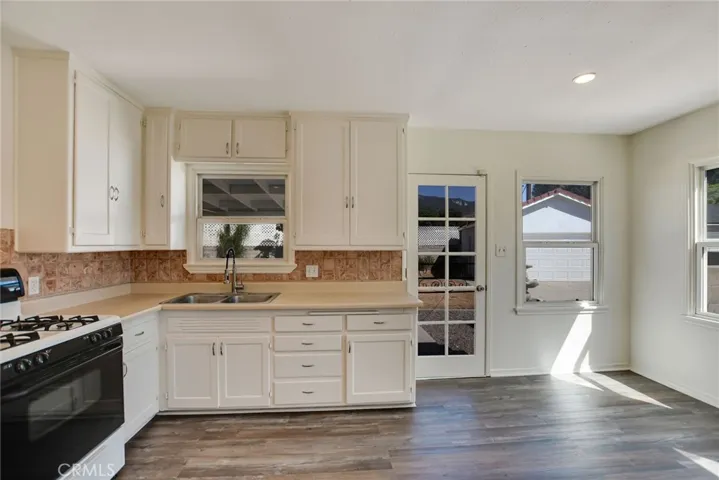 286 Larkspur Drive, San Bernardino, California 92404