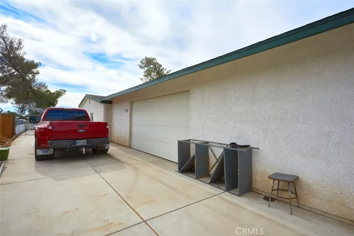 13060 Algonquin Road, Apple Valley, California 92308