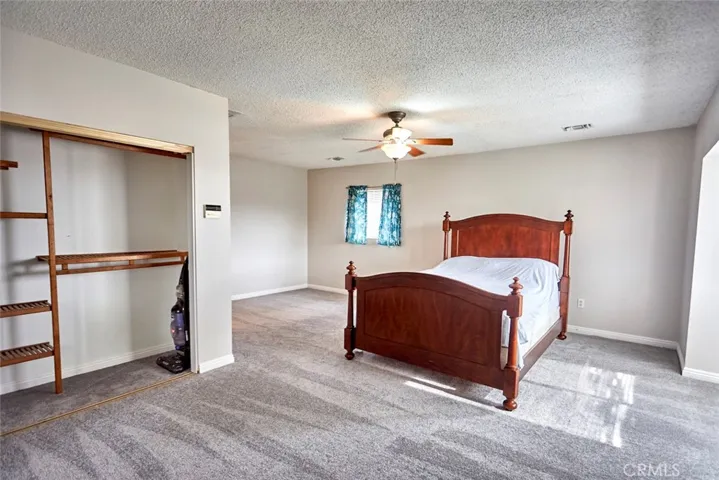 13060 Algonquin Road, Apple Valley, California 92308