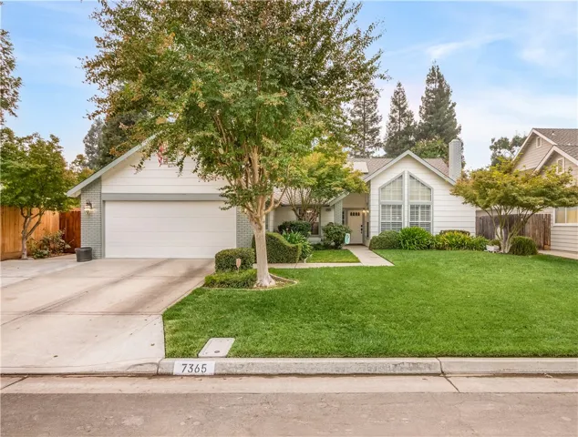 7365 N Recreation Avenue, Fresno, California 93720
