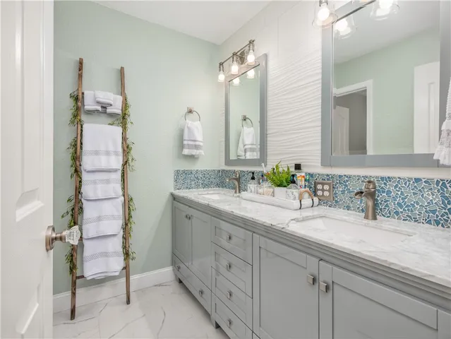 7365 N Recreation Avenue, Fresno, California 93720