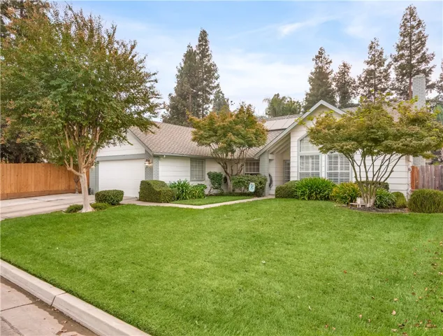 7365 N Recreation Avenue, Fresno, California 93720
