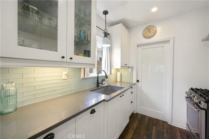 Pocket door from kitchen to laundry room