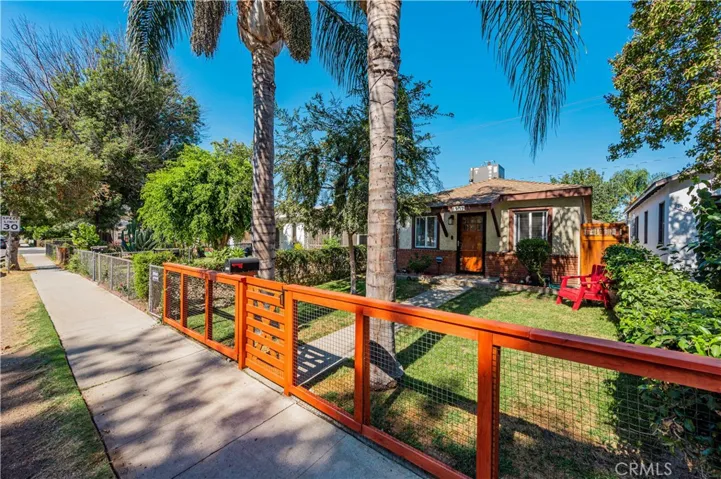 1307 W Chandler Boulevard, Burbank, California 91506